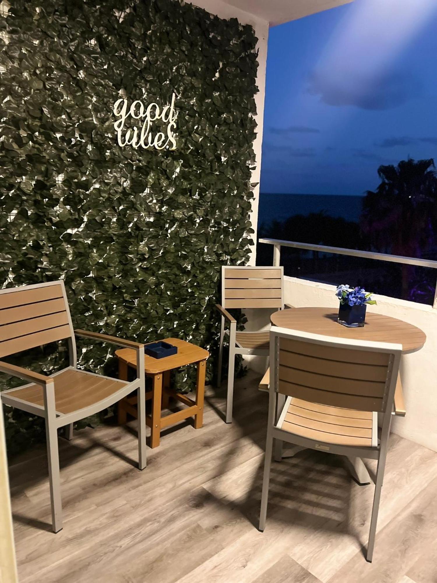 Ocean Manor Tiki Sunset Retreat Otel Lauderdale-by-the-Sea Dış mekan fotoğraf